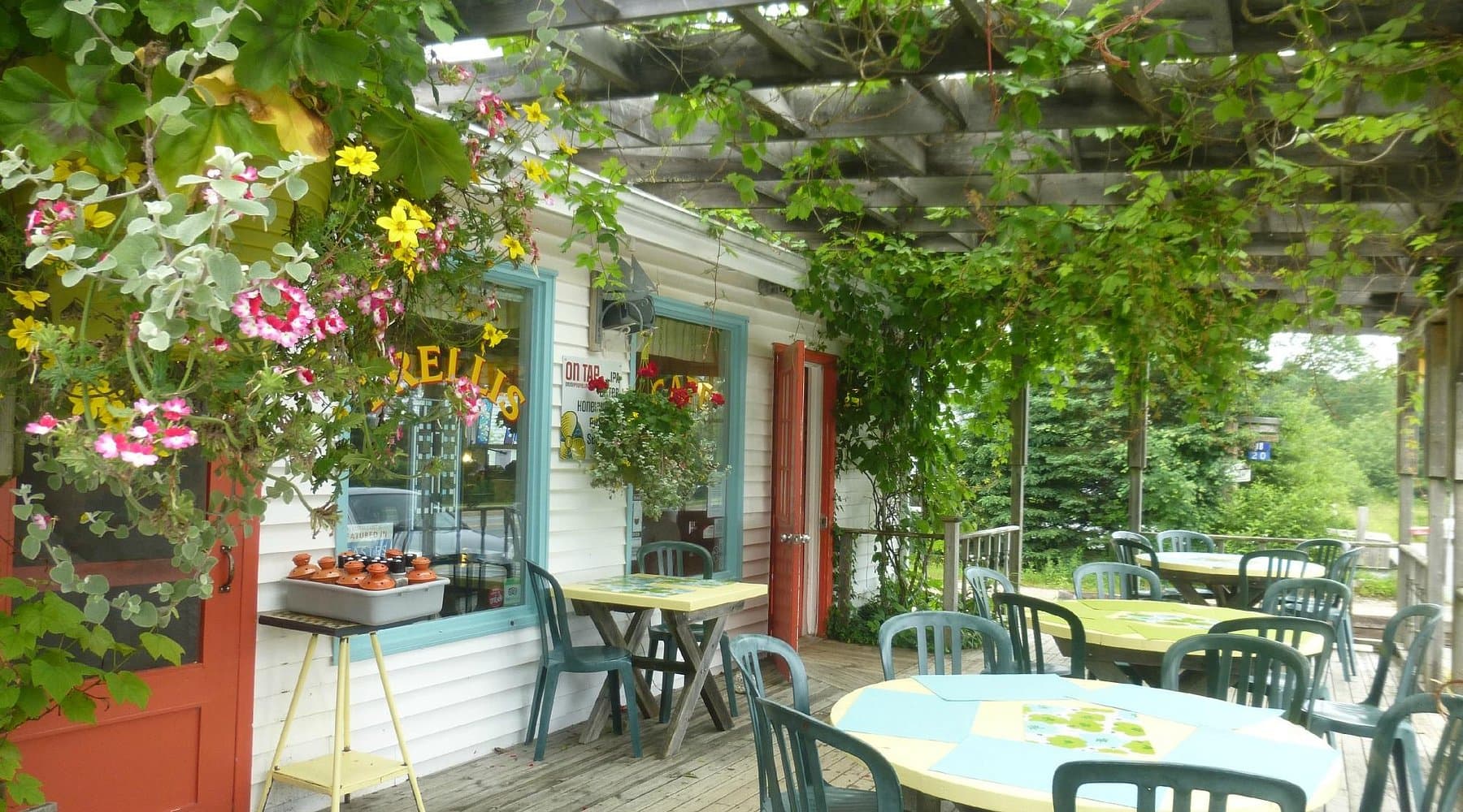 The Trellis Cafe exterior